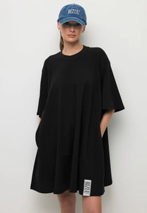 Czarna sukienka dzianinowa mini TRESS